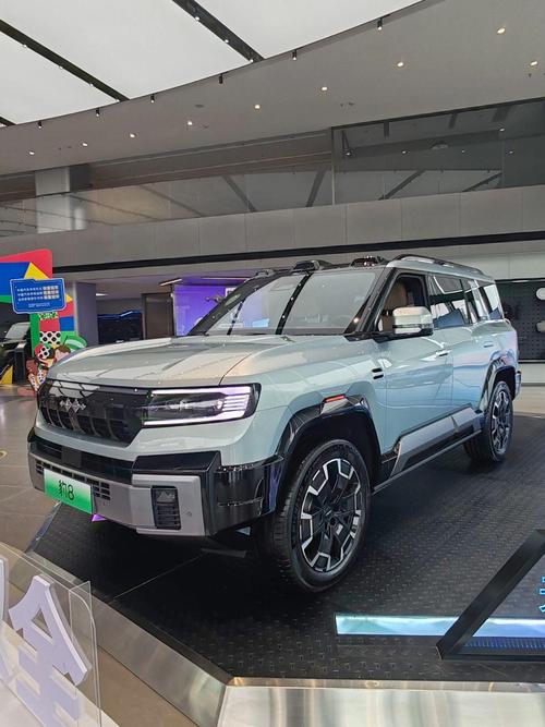 成都344比亚迪方程豹硬派越野的爆款，英菲尼迪35周年与你共成长